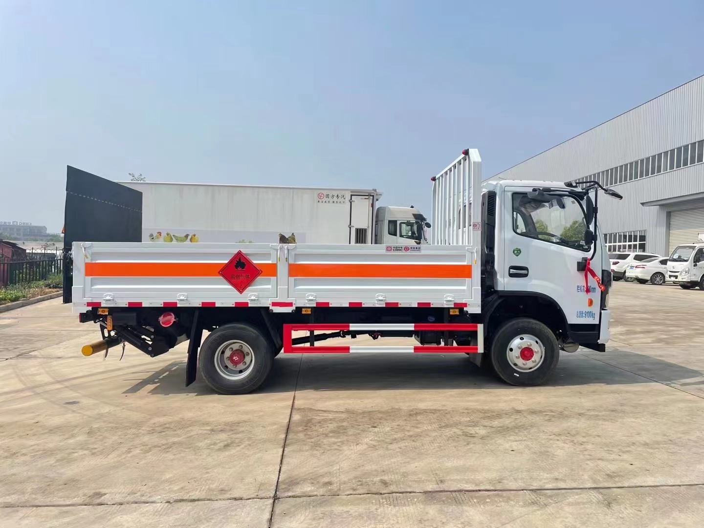 东风4.3米气瓶运输车/黄牌5吨
