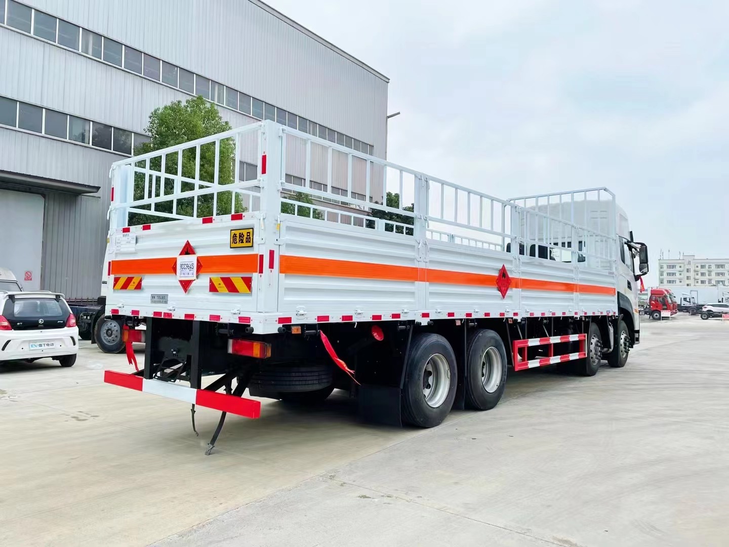 9米6气瓶运输车/天龙气瓶车/前四后八危险品仓栏车